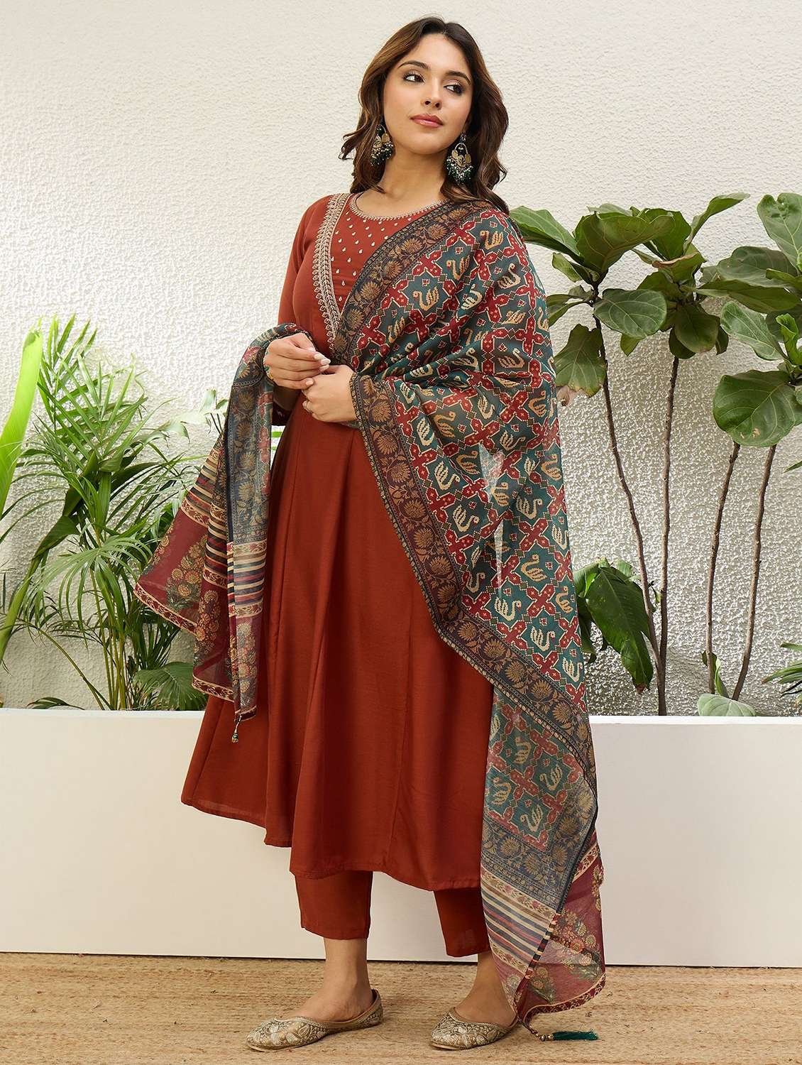 Women Embroidered Three Quarter Sleeves Kurta Pant Set With Dupatta - 22639770 -  Standard Image - 2
