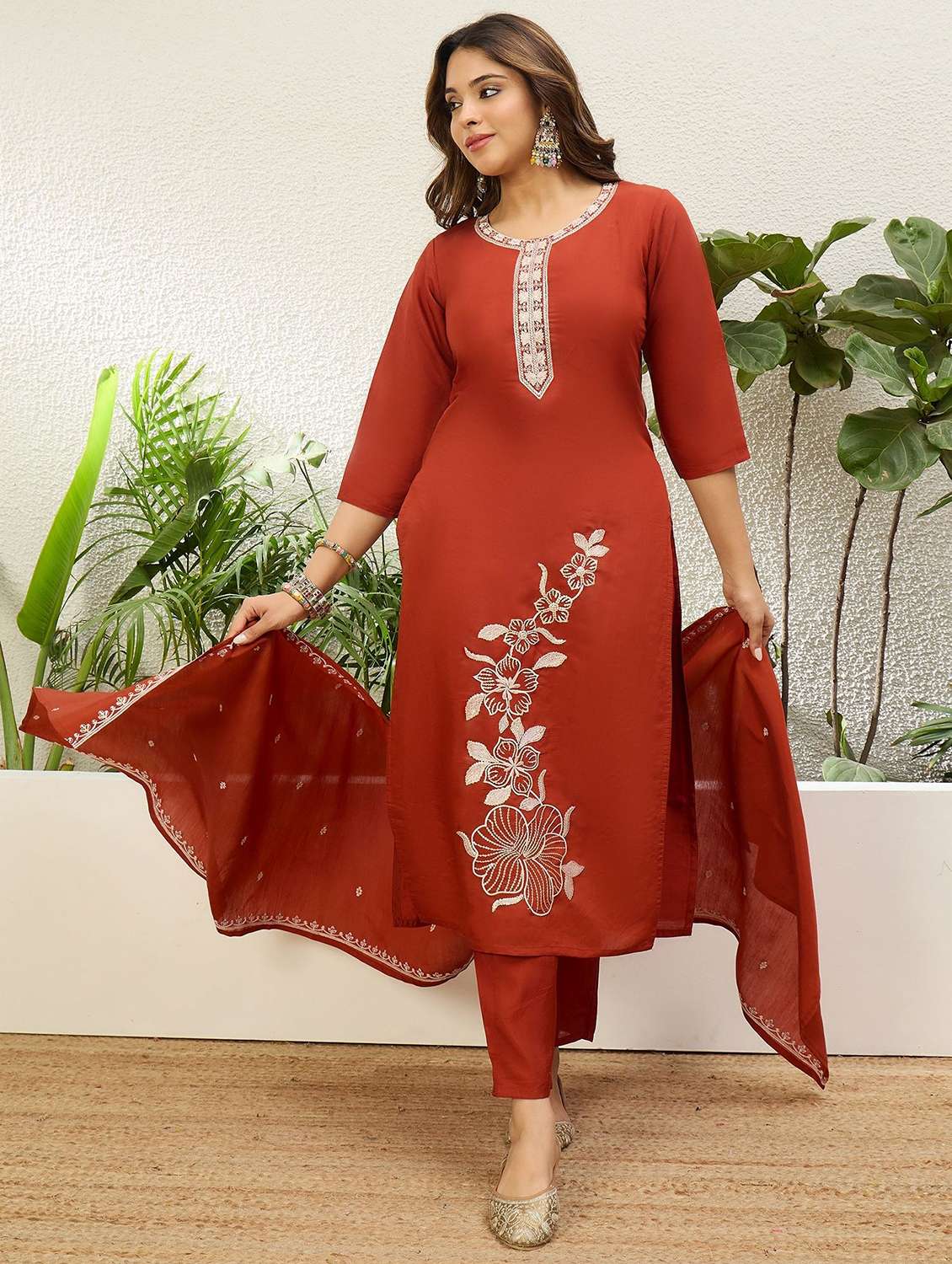 Women Embroidered Three Quarter Sleeves Kurta Pant Set With Dupatta - 22639779 -  Standard Image - 2