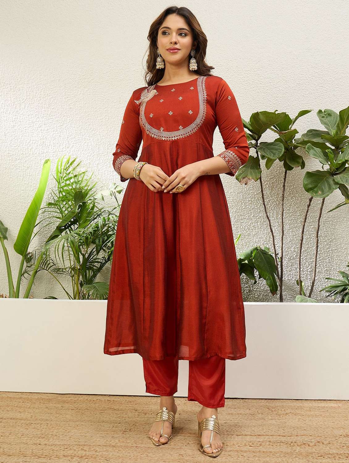 Women Embroidered Three Quarter Sleeves Kurta Pant Set With Dupatta - 22639791 -  Standard Image - 2
