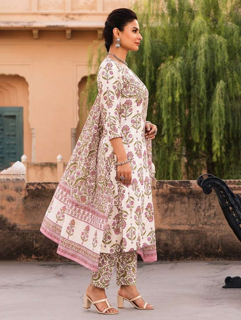 Women Printed Three Quarter Sleeve Kurta Pant With Dupatta Set - 22640330 -  Standard Image - 2
