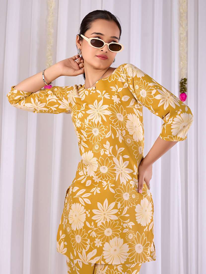 women printed three quarter sleeves ethnic co-ord set - 22640380 -  Standard Image - 2