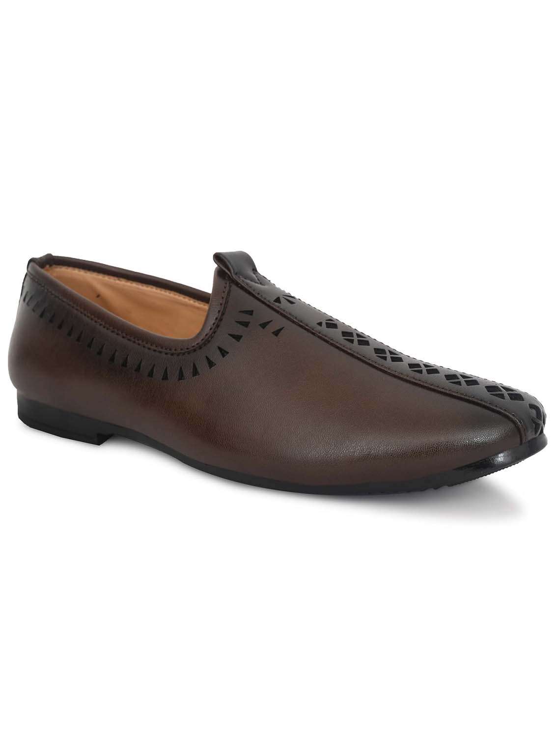 Men Cutwork Slip On Mojari - 22642833 -  Standard Image - 2