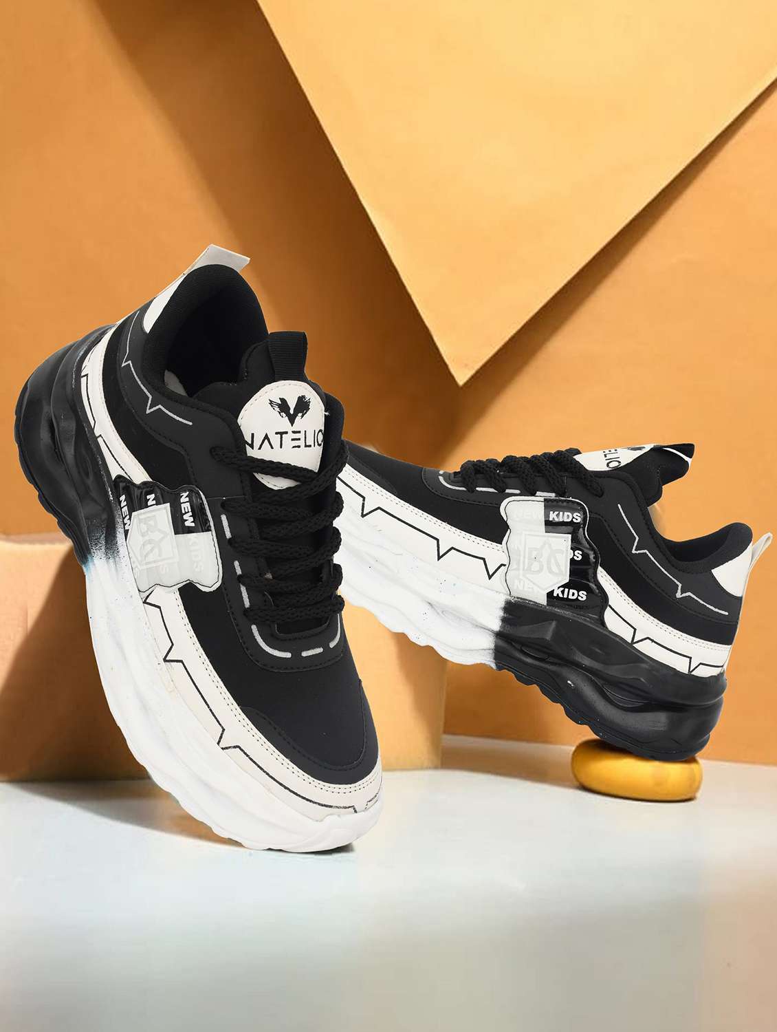 men colourblocked lace up sneaker