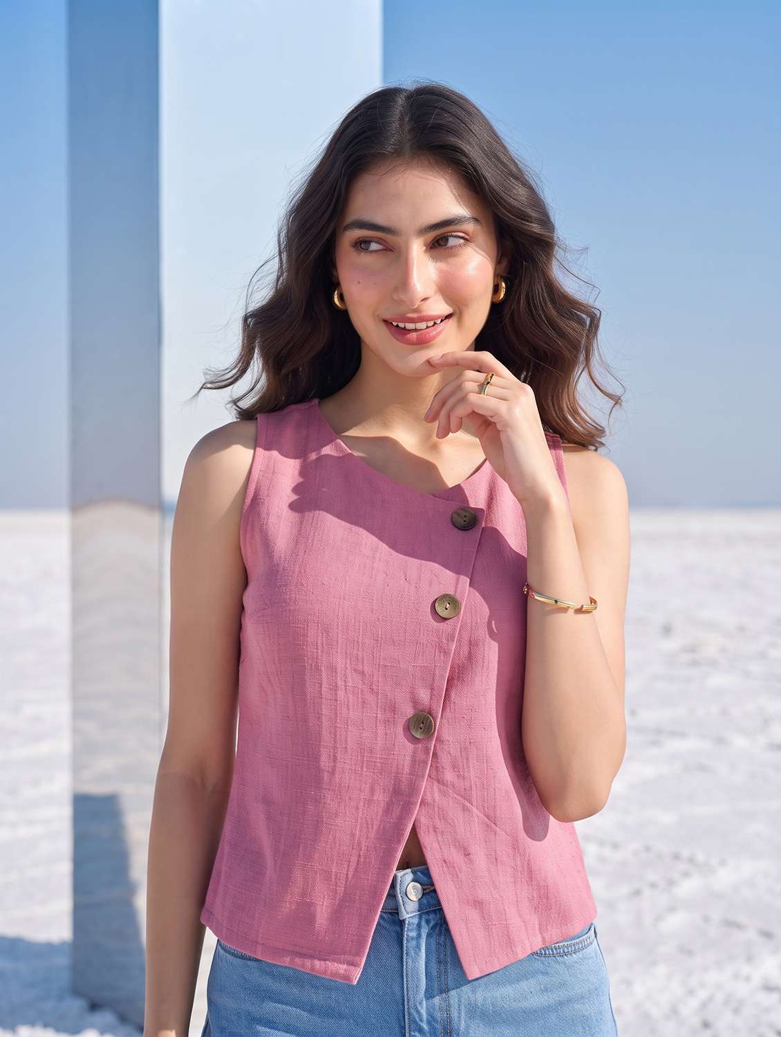 women solid sleeveless regular top