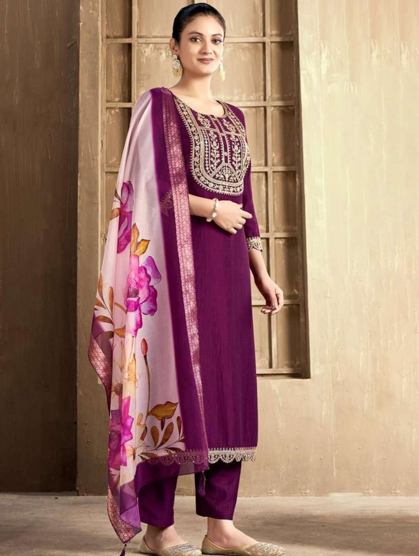 Women Embroidered Three Quarter Sleeves Kurta Pant Set With Dupatta - 22658837 -  Standard Image - 2