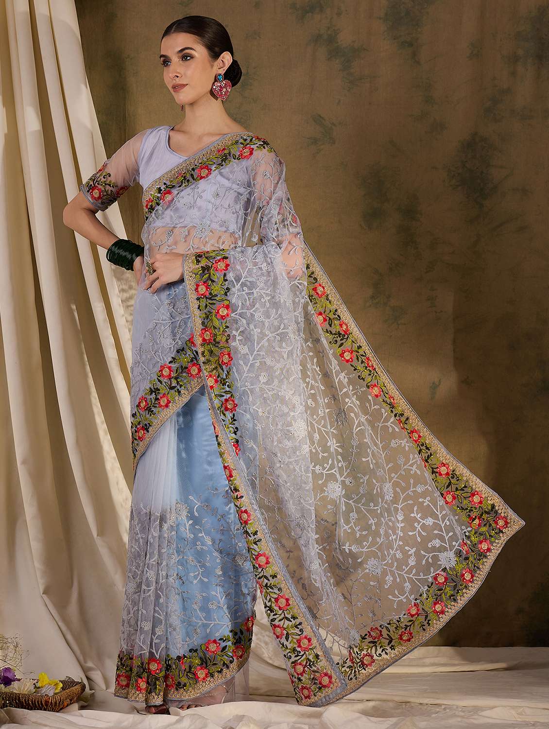 Women Solid With Work Embroidered Saree With Blouse - 22660434 -  Standard Image - 2