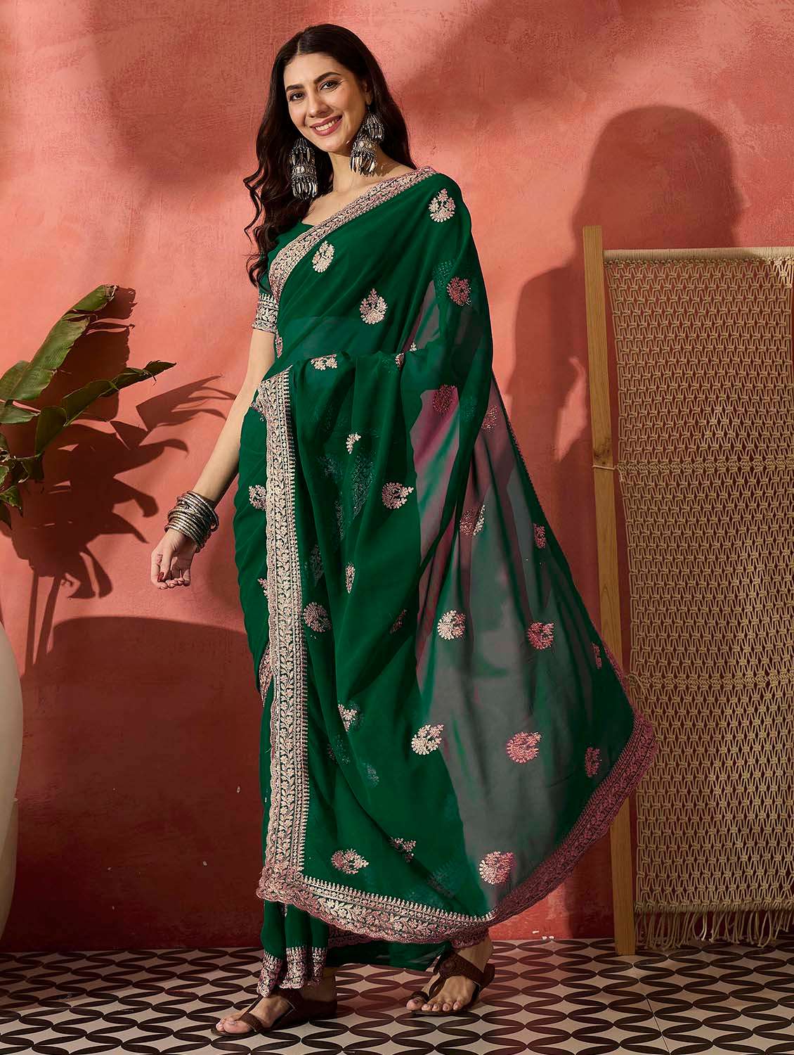 Women Solid With Work Embroidered Saree With Blouse - 22660648 -  Standard Image - 2