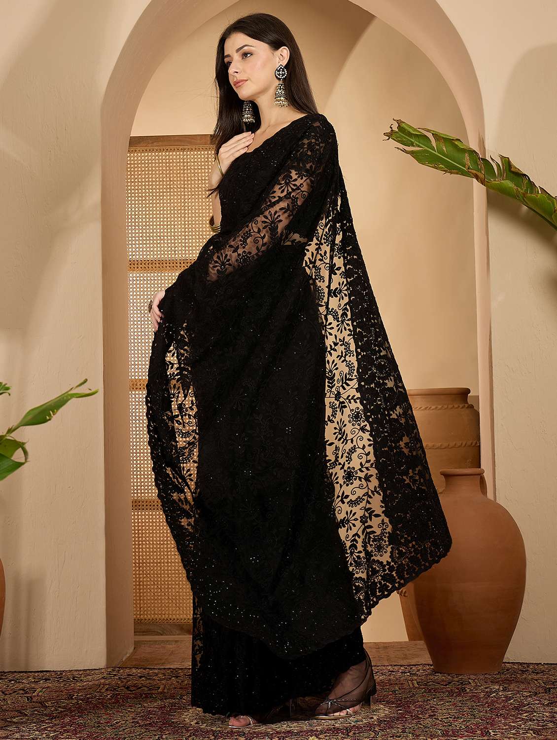 Women Solid With Work Embroidered Saree With Blouse - 22660721 -  Standard Image - 2