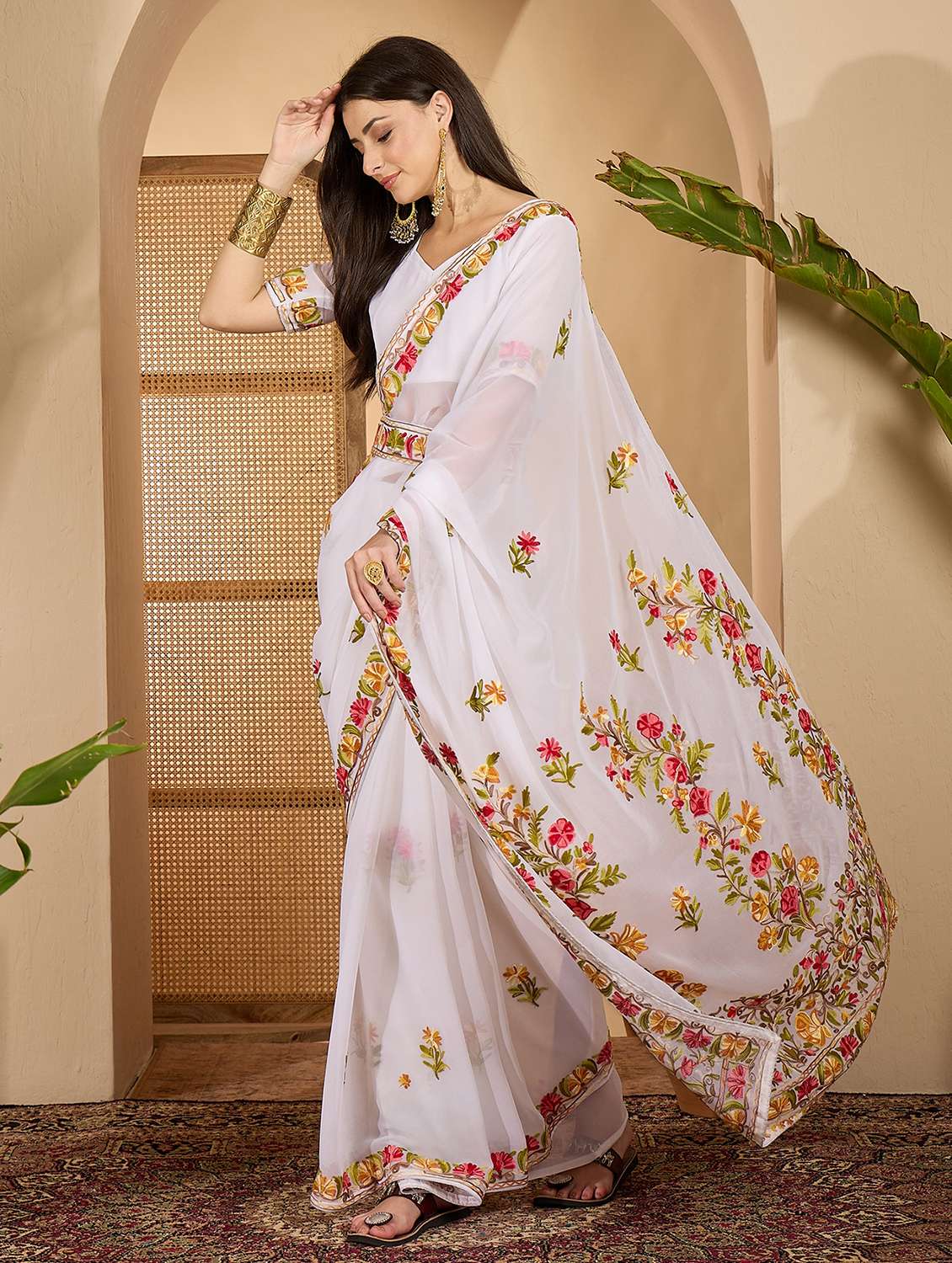 Women Solid With Work Embroidered Saree With Blouse - 22660742 -  Standard Image - 2