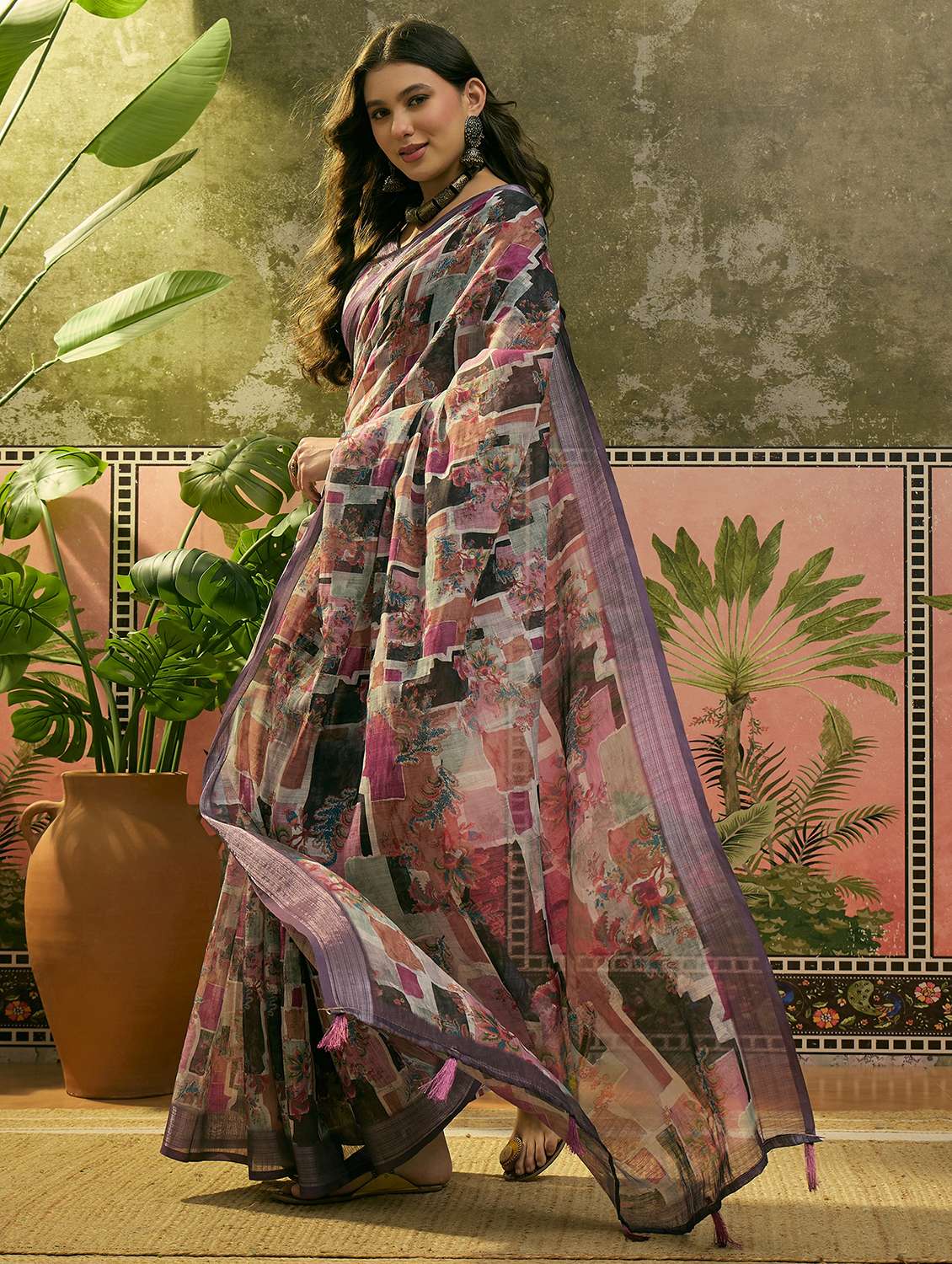 Women Printed Casual Wear Saree With Blouse - 22660797 -  Standard Image - 2