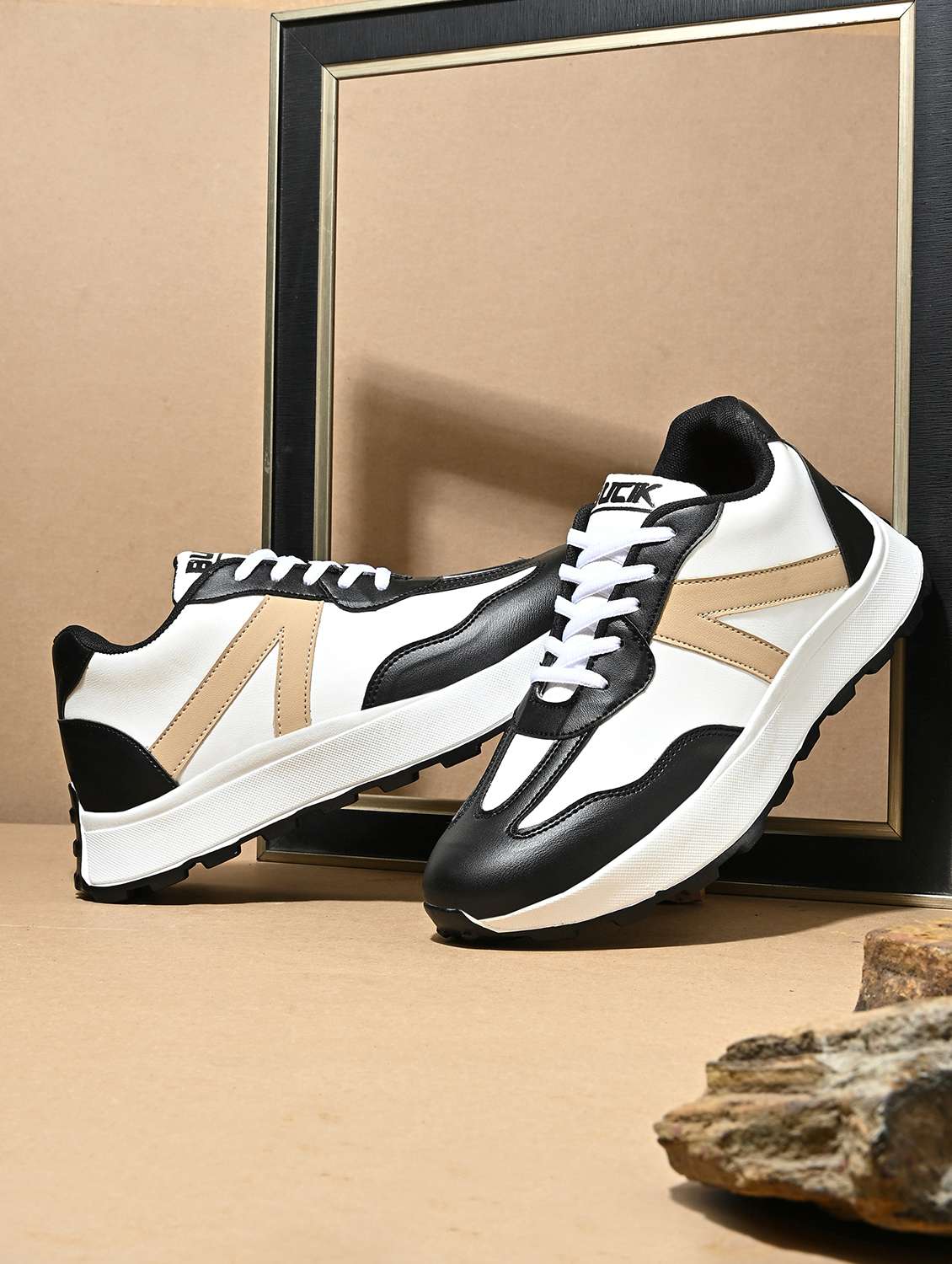 men colourblocked lace up sneaker