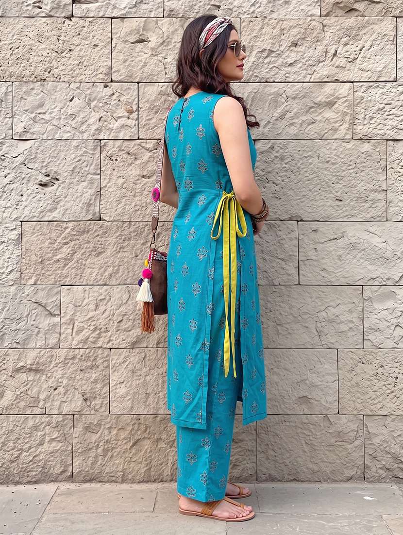 women printed sleeveless ethnic co-ord set - 22664510 -  Standard Image - 2