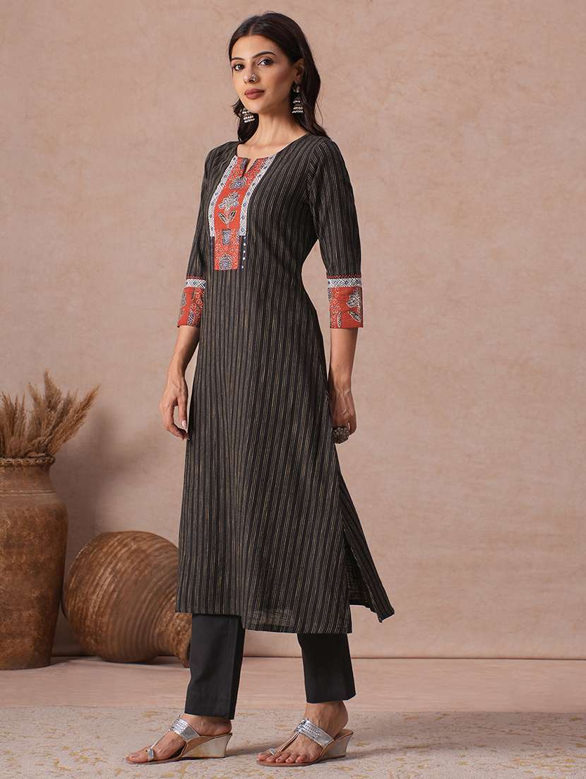 Women Printed Three Quarter Sleeves A-line Kurta - 22665485 -  Standard Image - 2
