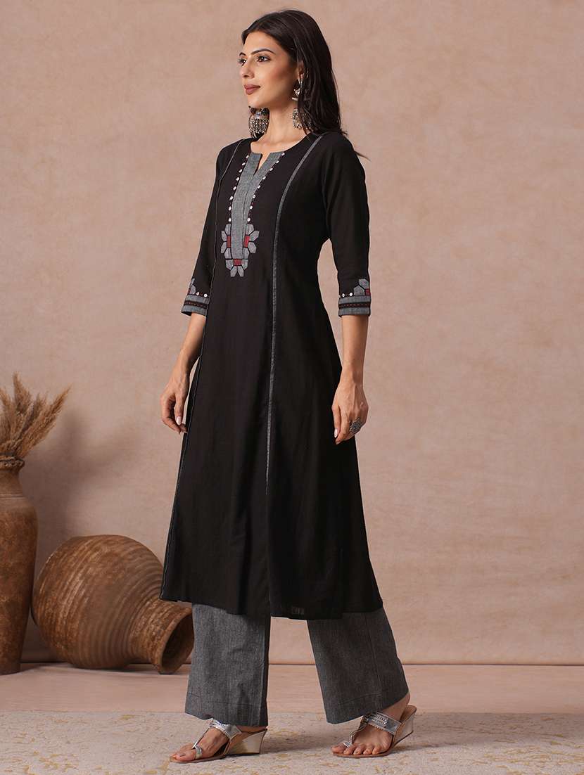 Women Printed Three Quarter Sleeves Kurta Palazzo Set - 22665512 -  Standard Image - 2