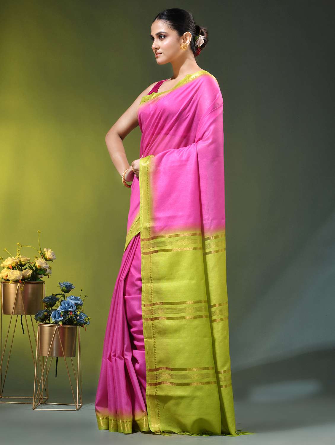 women solid with bordered saree with blouse - 22686248 -  Standard Image - 2