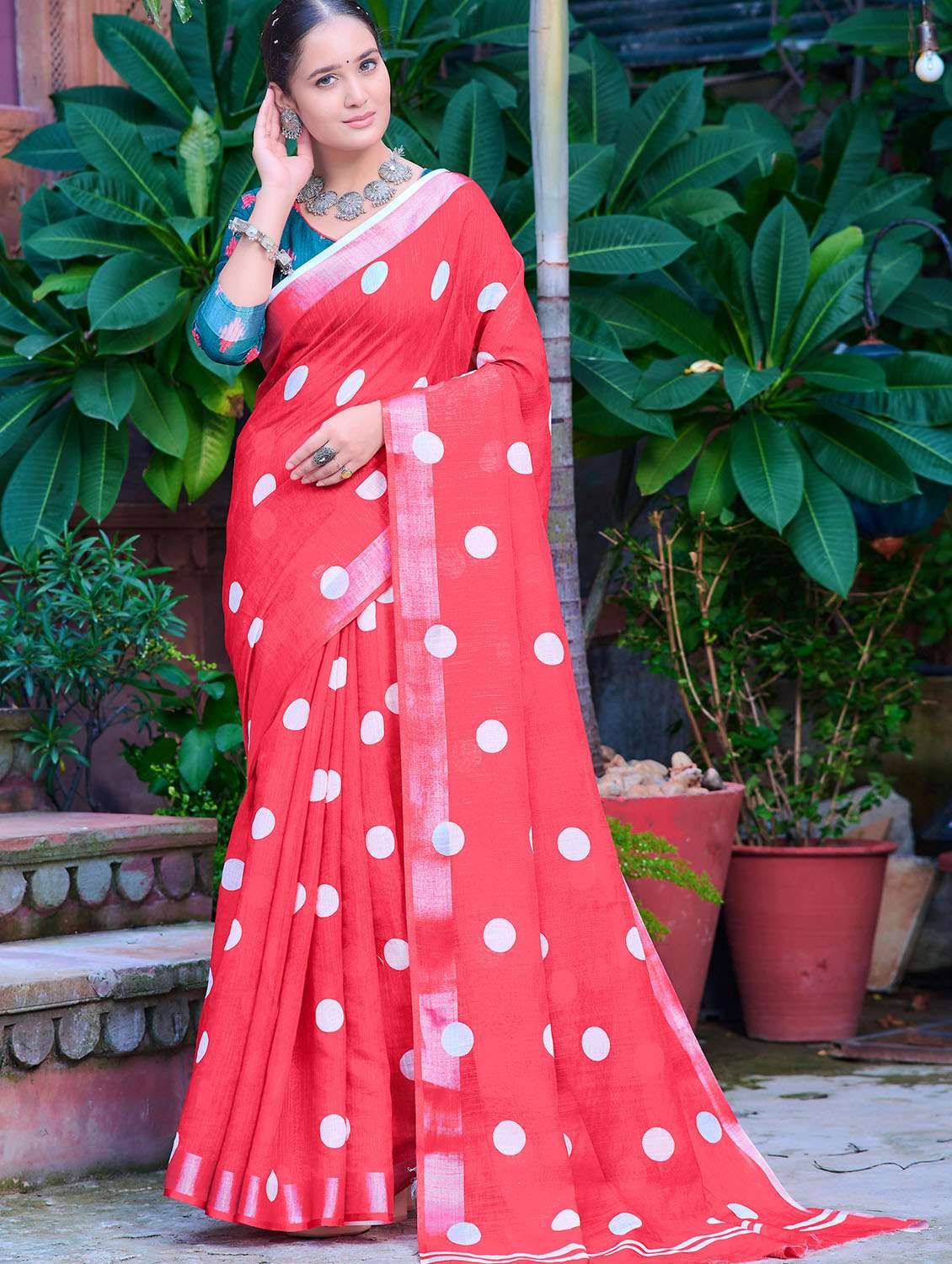 women printed casual wear saree with blouse - 22686794 -  Standard Image - 2