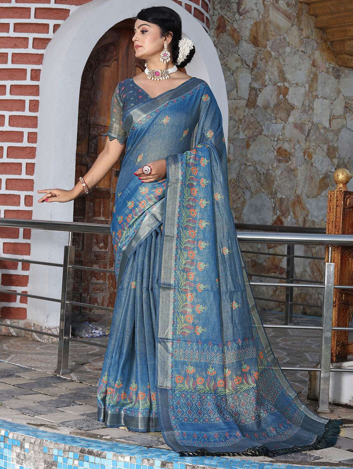 women printed casual wear saree with blouse