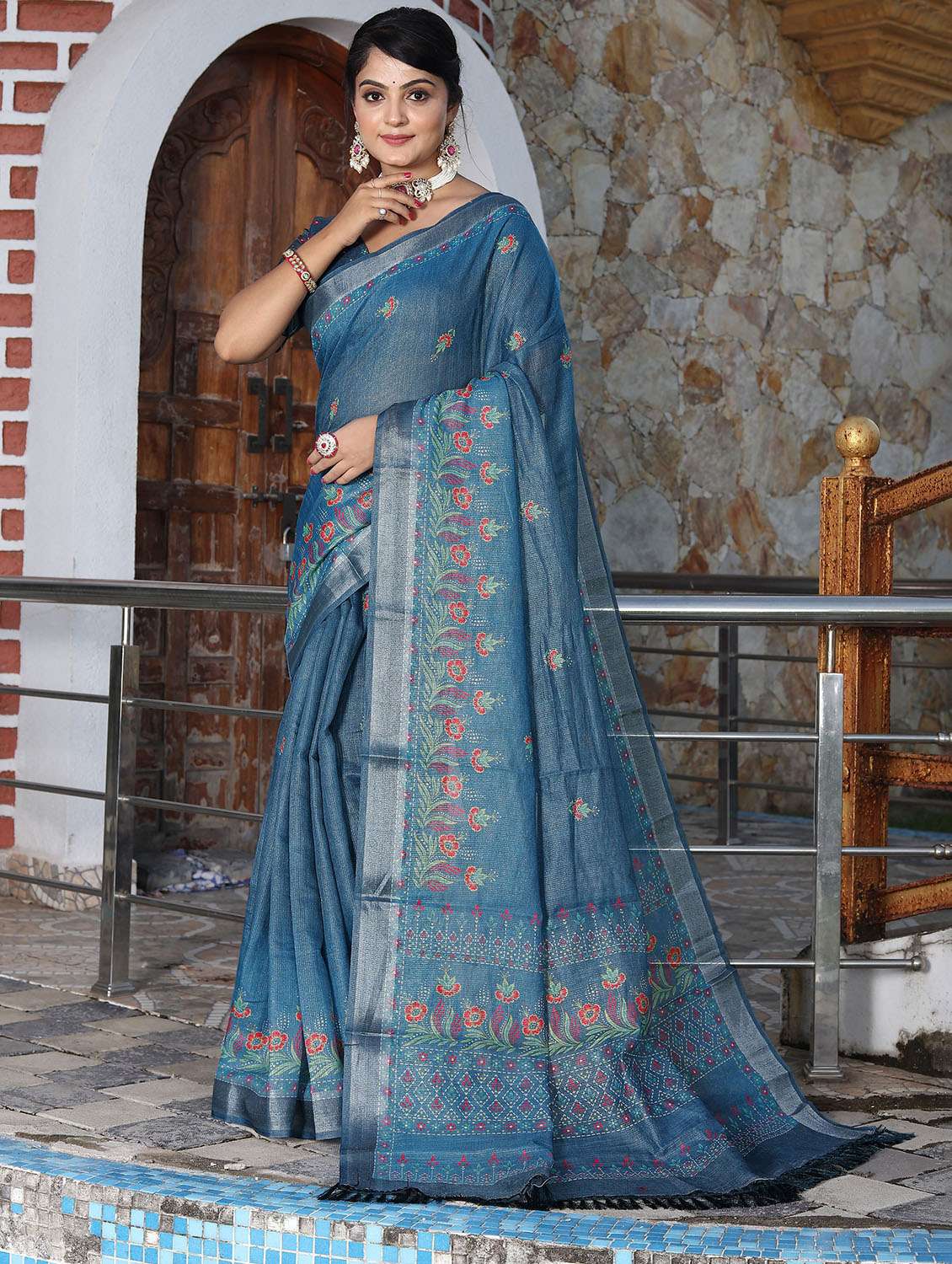 Women Printed Casual Wear Saree With Blouse - 22686839 -  Standard Image - 2