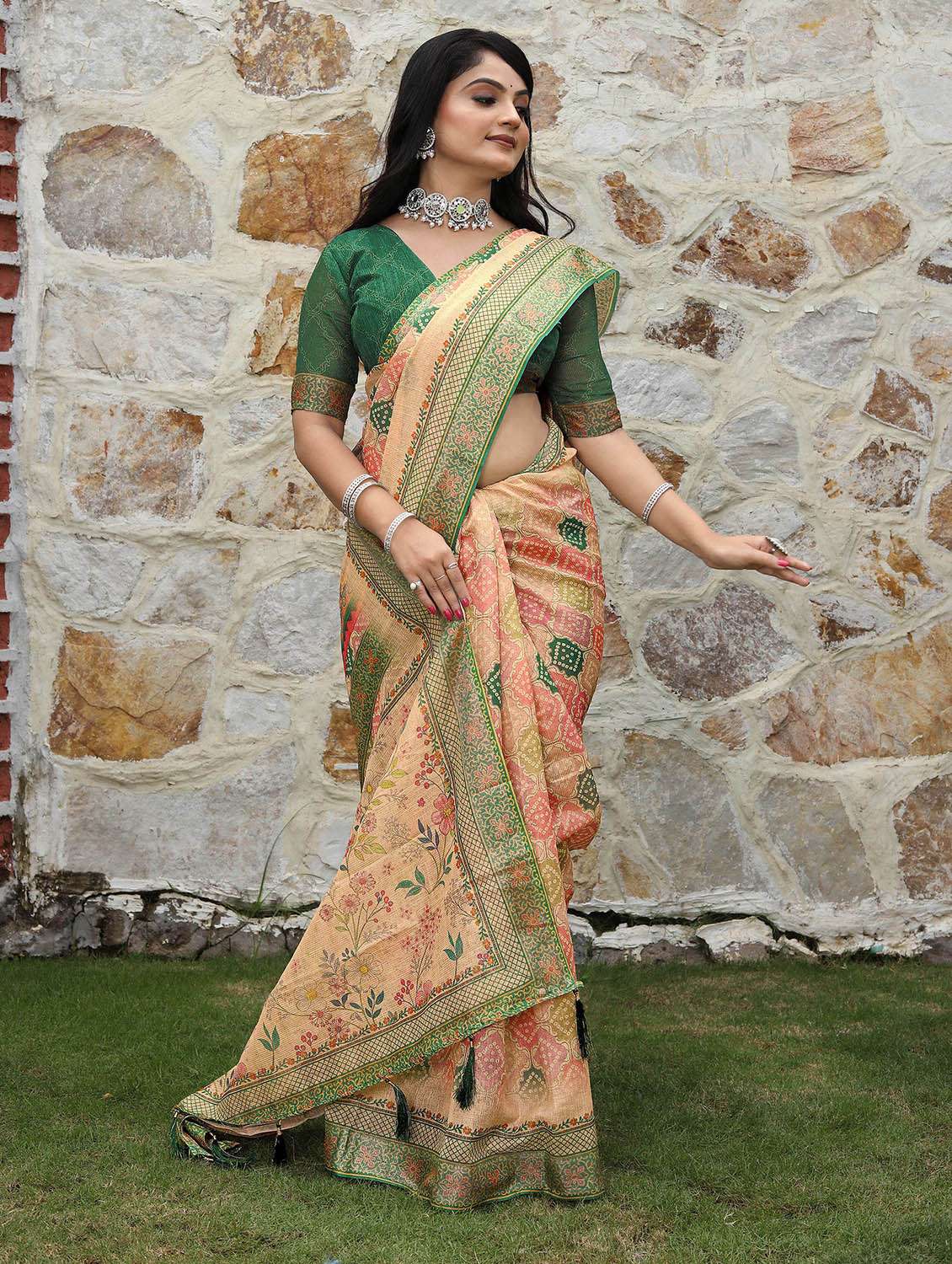 women printed casual wear saree with blouse
