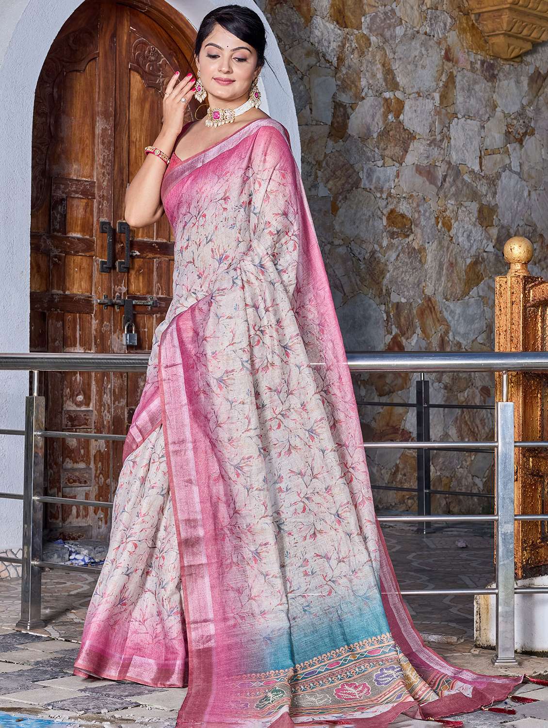 women printed casual wear saree with blouse - 22686851 -  Standard Image - 2