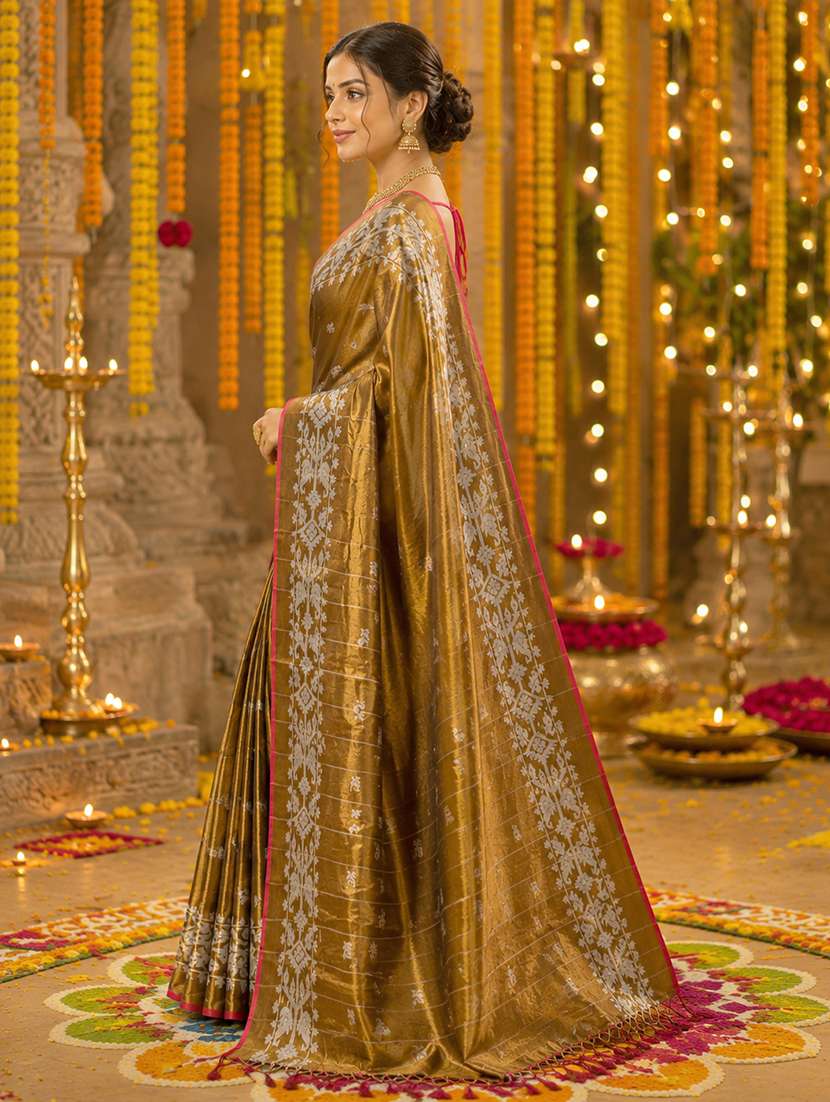 women self design handloom saree with blouse - 22687018 -  Standard Image - 2