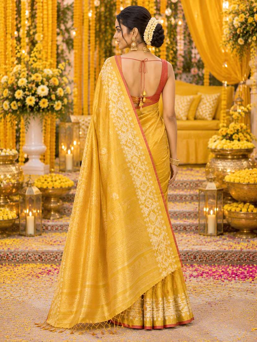 women self design handloom saree with blouse - 22687022 -  Standard Image - 2