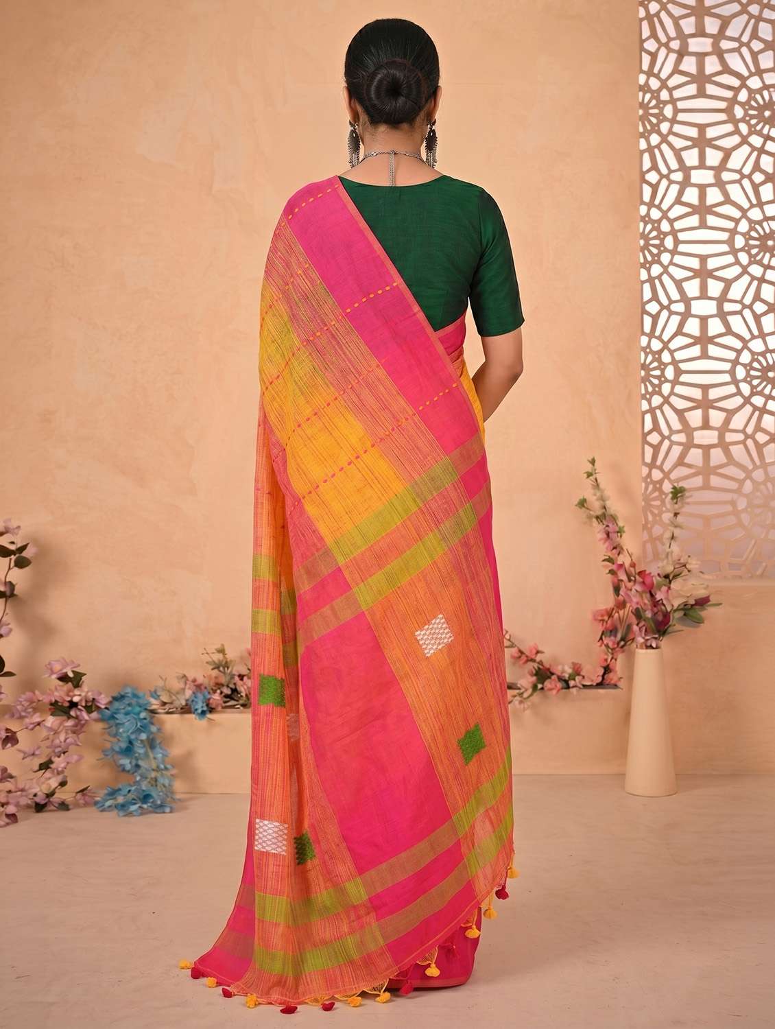 Women Self Design Handloom Saree With Blouse - 22688041 -  Standard Image - 2