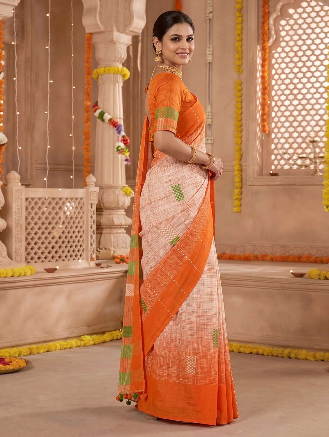 Women Self Design Handloom Saree With Blouse - 22688042 -  Standard Image - 2