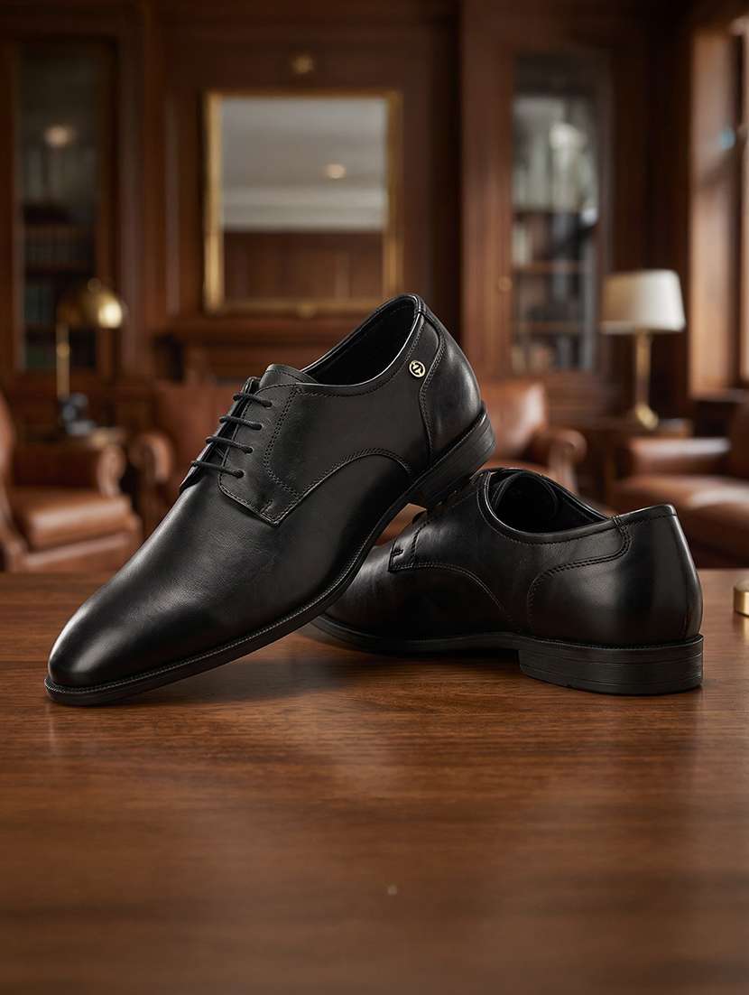 men black lace-up derby