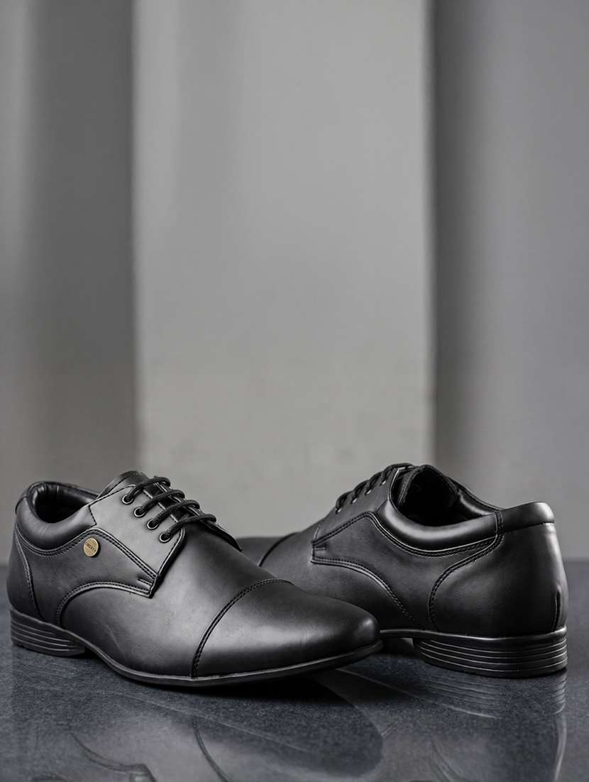 men black lace-up derby
