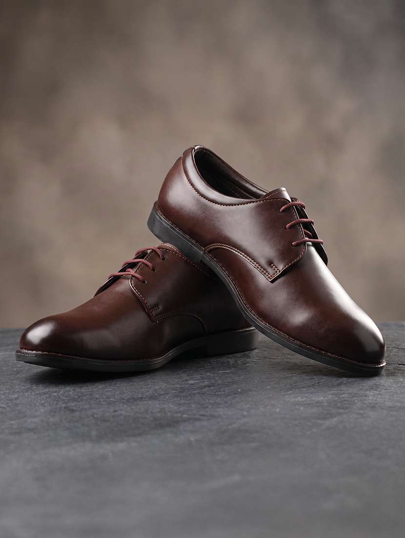 men brown lace-up derby