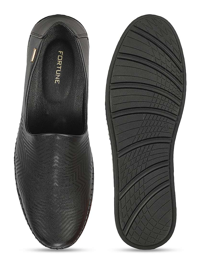 Men Black Slip On Mojari - 22694847 -  Standard Image - 7