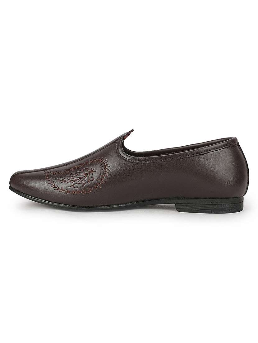 Men Brown Slip On Mojari - 22694849 -  Standard Image - 2