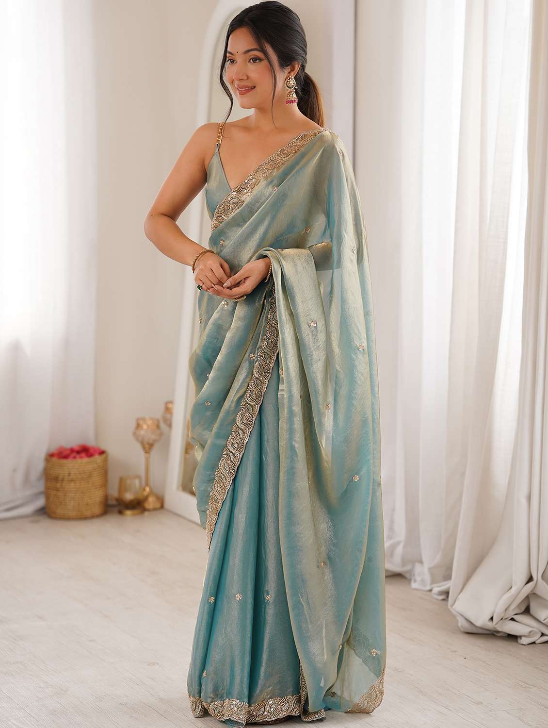 Women Solid With Work Embellished Saree With Blouse - 22695305 -  Standard Image - 2