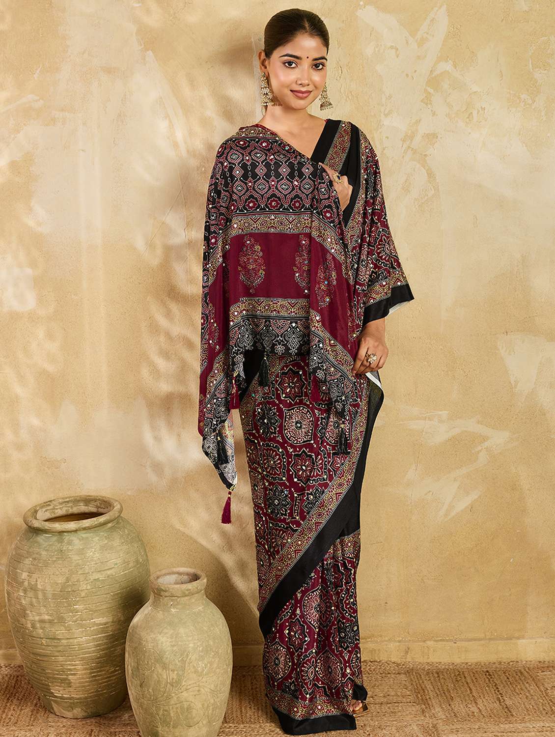 Women Printed Casual Wear Saree With Blouse - 22695358 -  Standard Image - 2