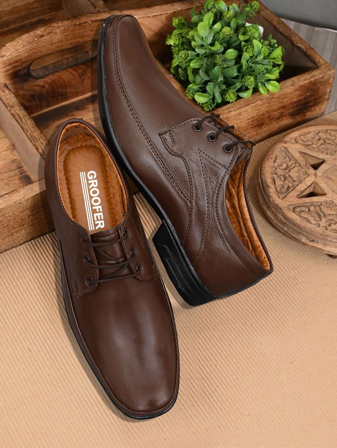 men brown lace-up derby