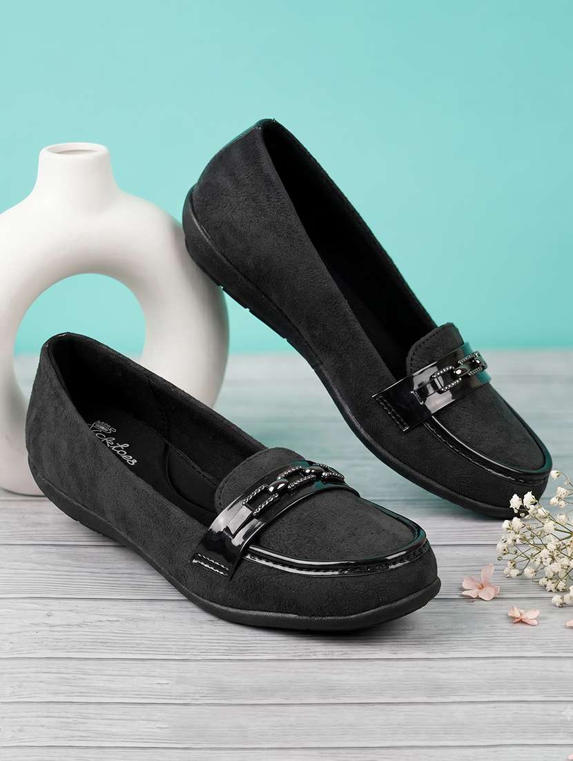 women solid slip on loafer