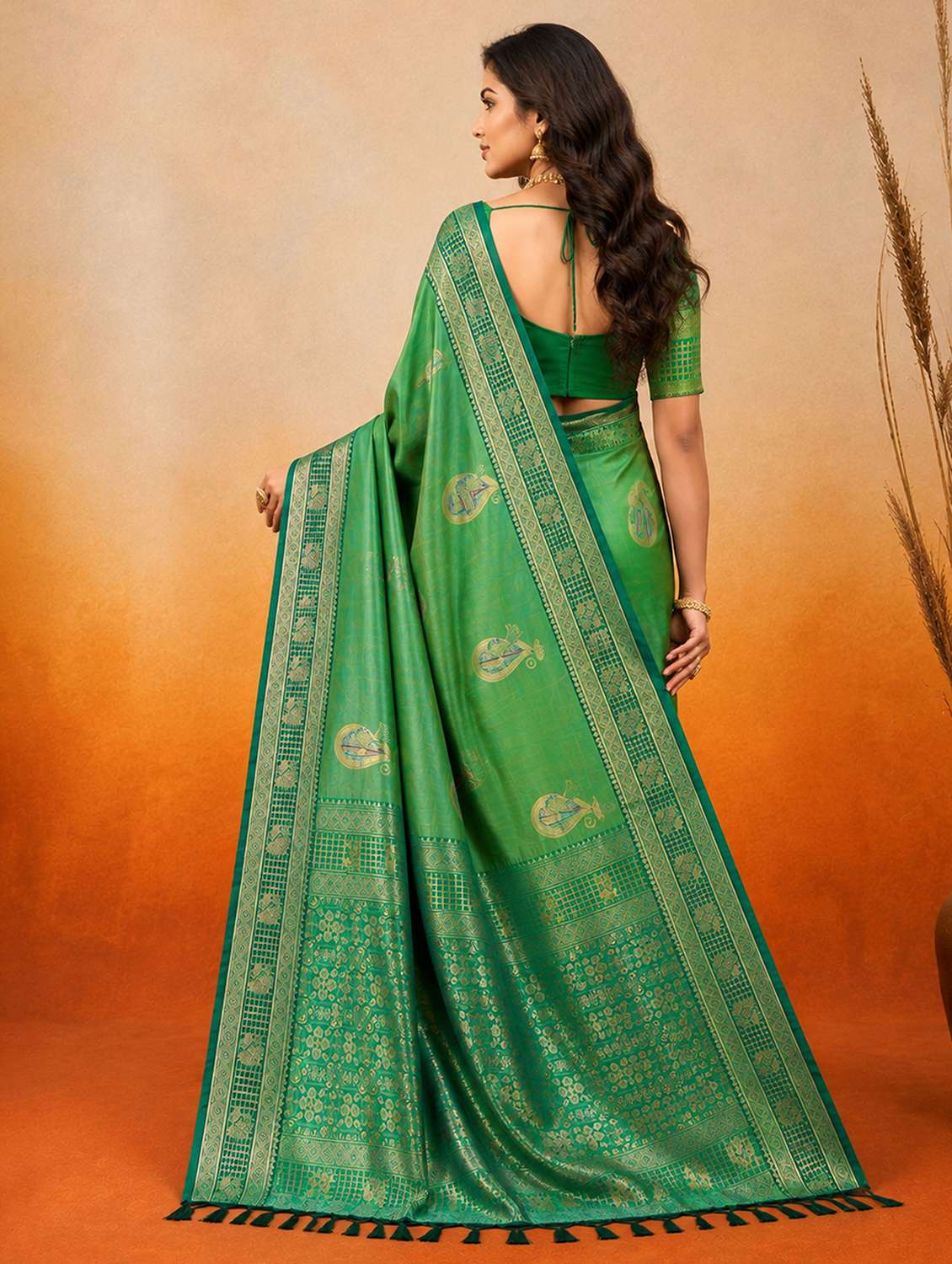 Women Self Design Banarasi Saree With Blouse - 22698842 -  Standard Image - 2