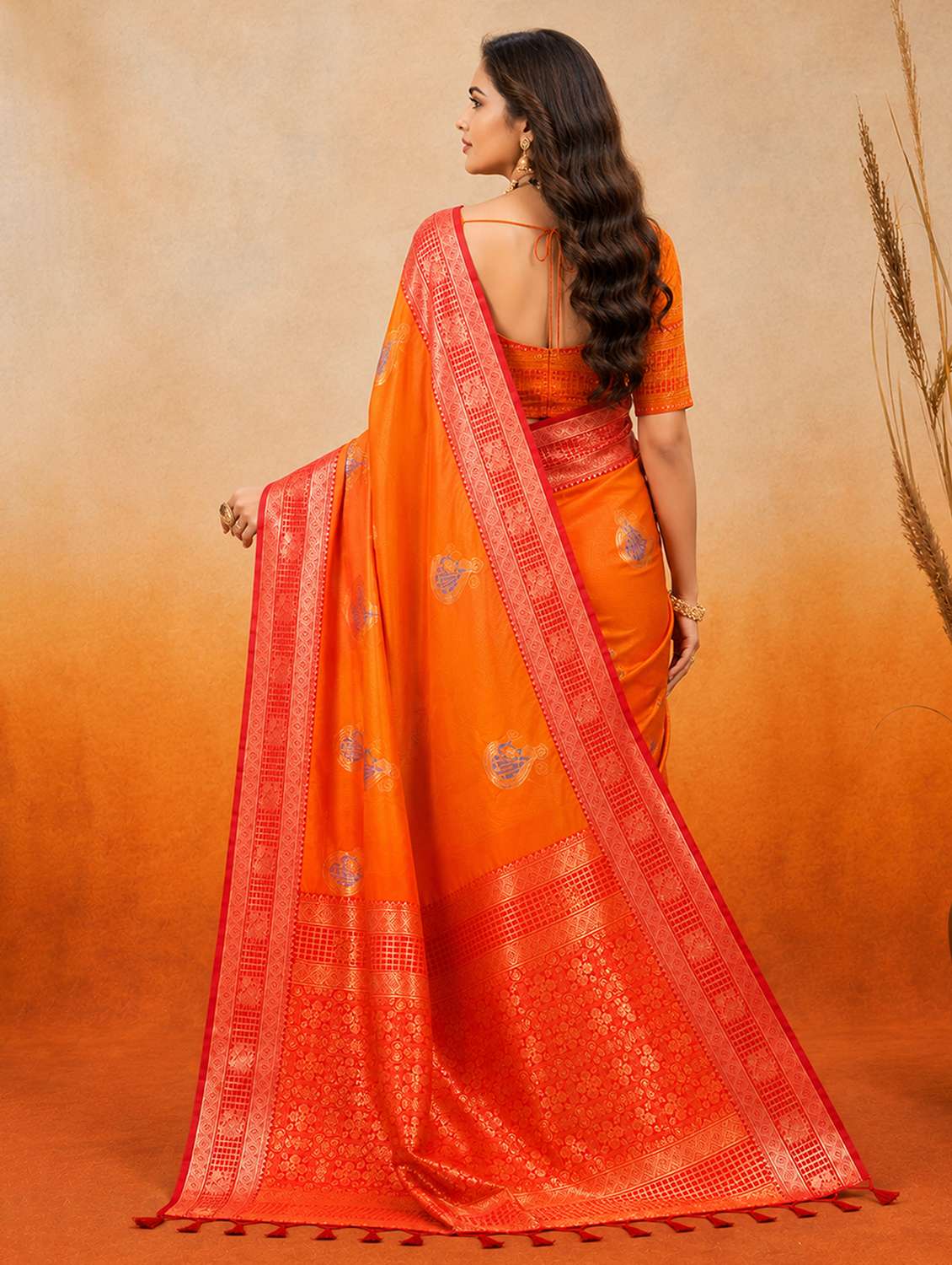 Women Self Design Banarasi Saree With Blouse - 22698843 -  Standard Image - 2