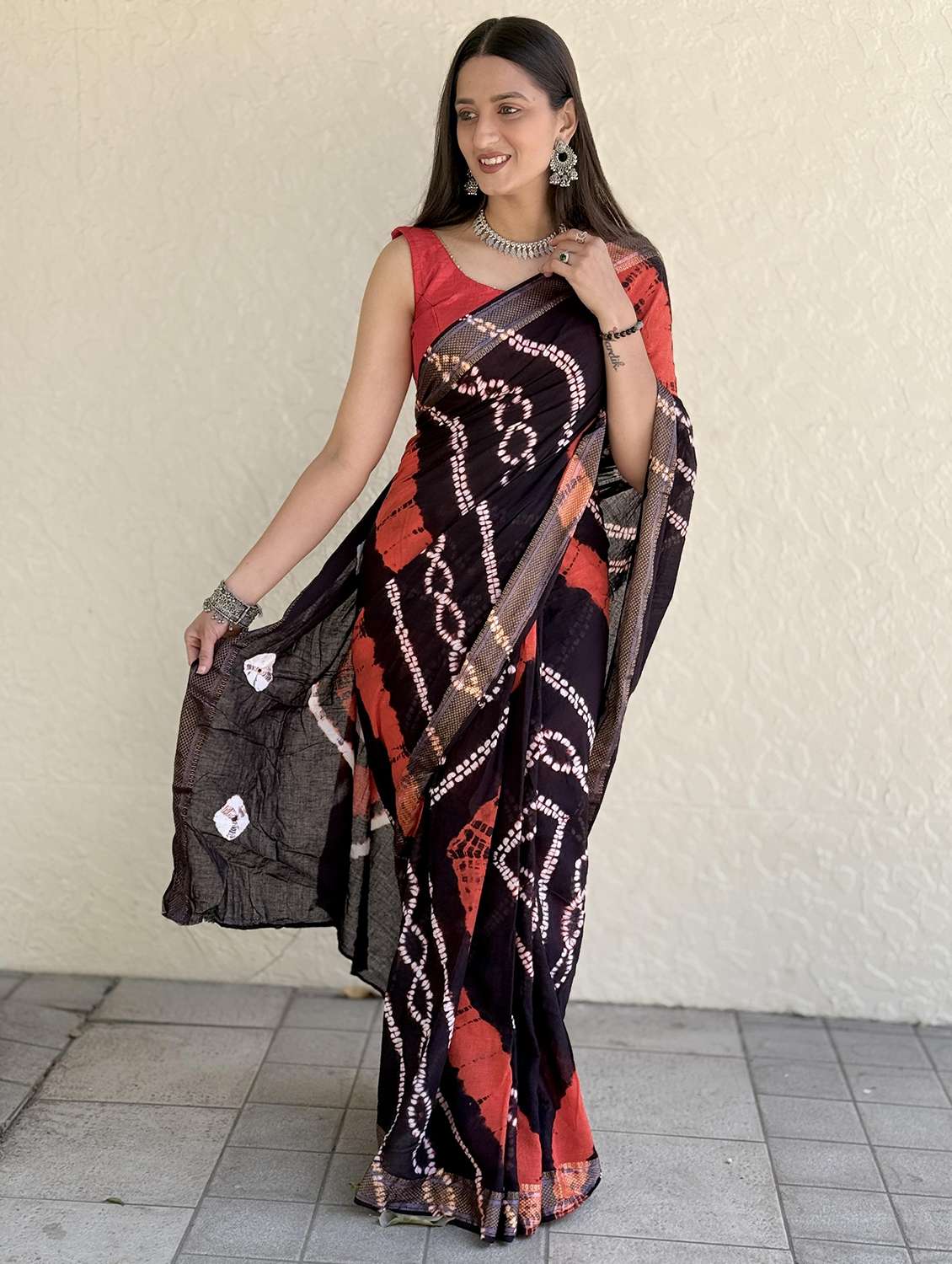 Women Printed Casual Wear Saree With Blouse - 22700354 -  Standard Image - 2