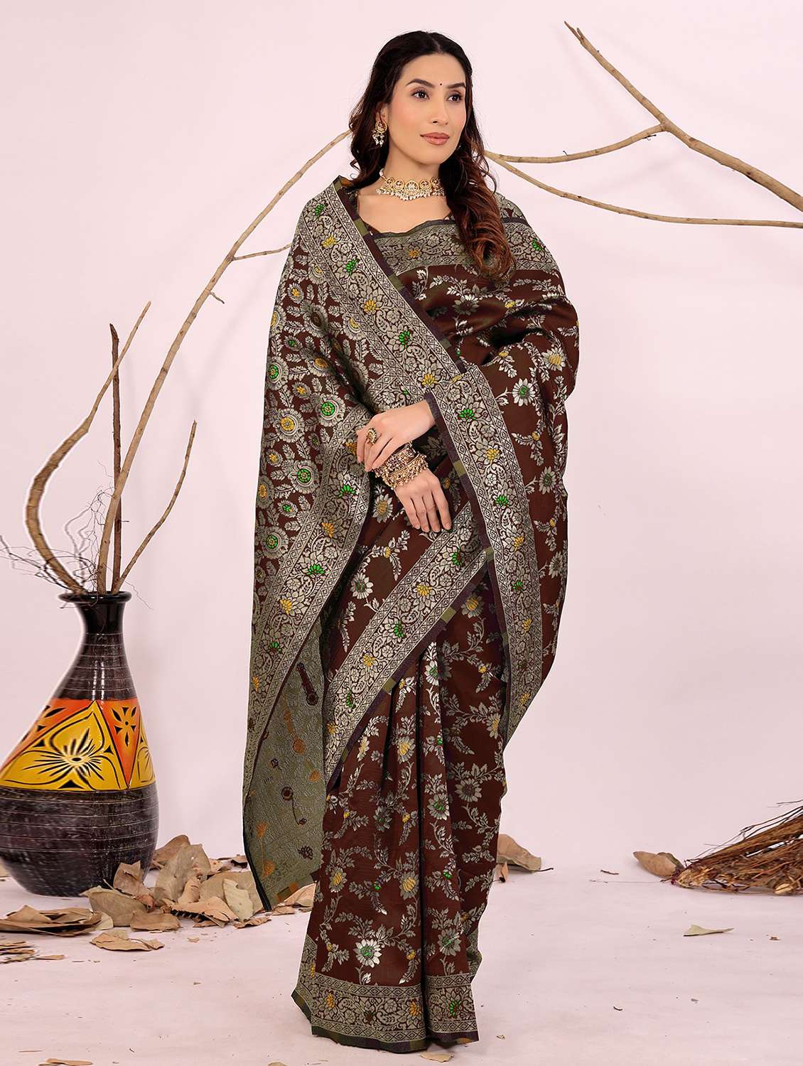 Women Self Design Banarasi Saree With Blouse - 22700645 -  Standard Image - 2