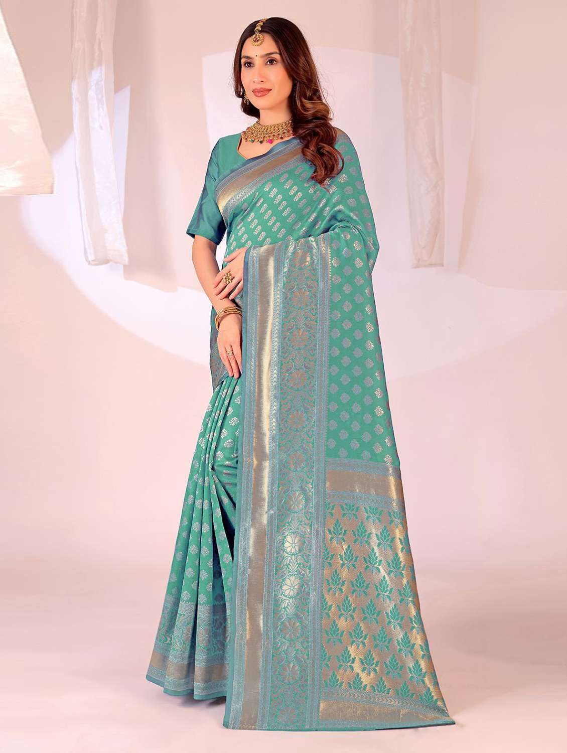 Women Self Design Banarasi Saree With Blouse - 22700726 -  Standard Image - 2