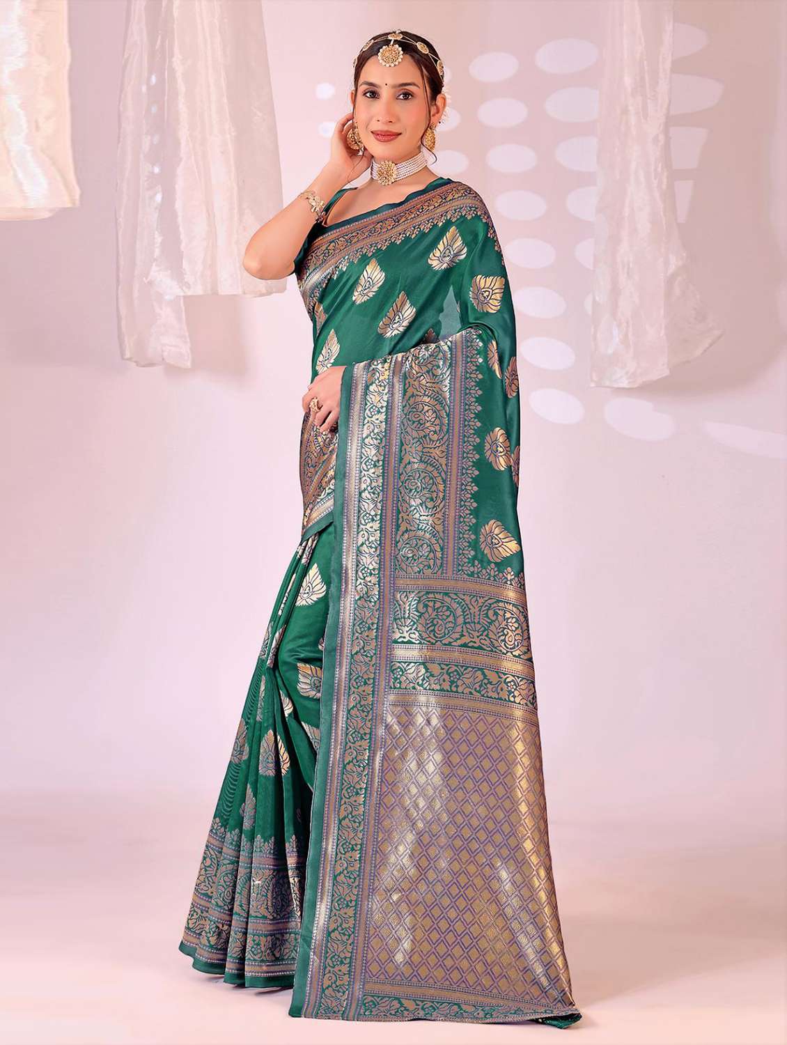 Women Self Design Banarasi Saree With Blouse - 22700750 -  Standard Image - 2