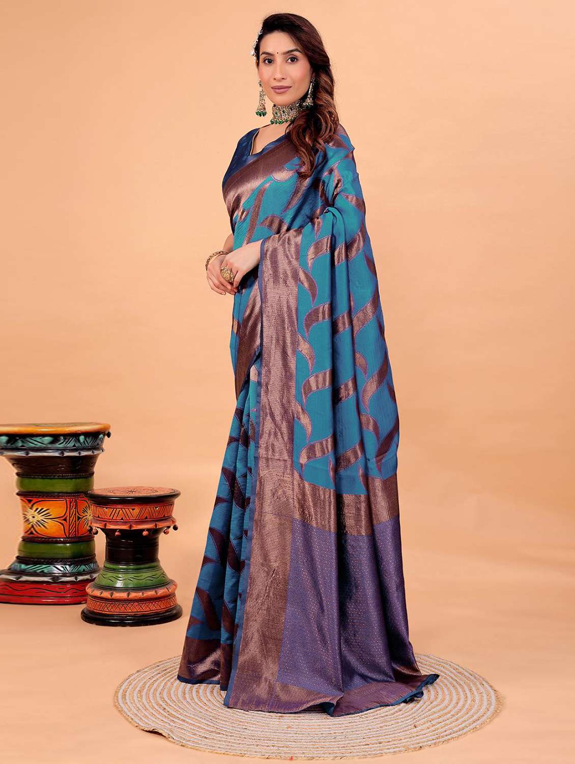 Women Self Design Banarasi Saree With Blouse - 22700764 -  Standard Image - 2