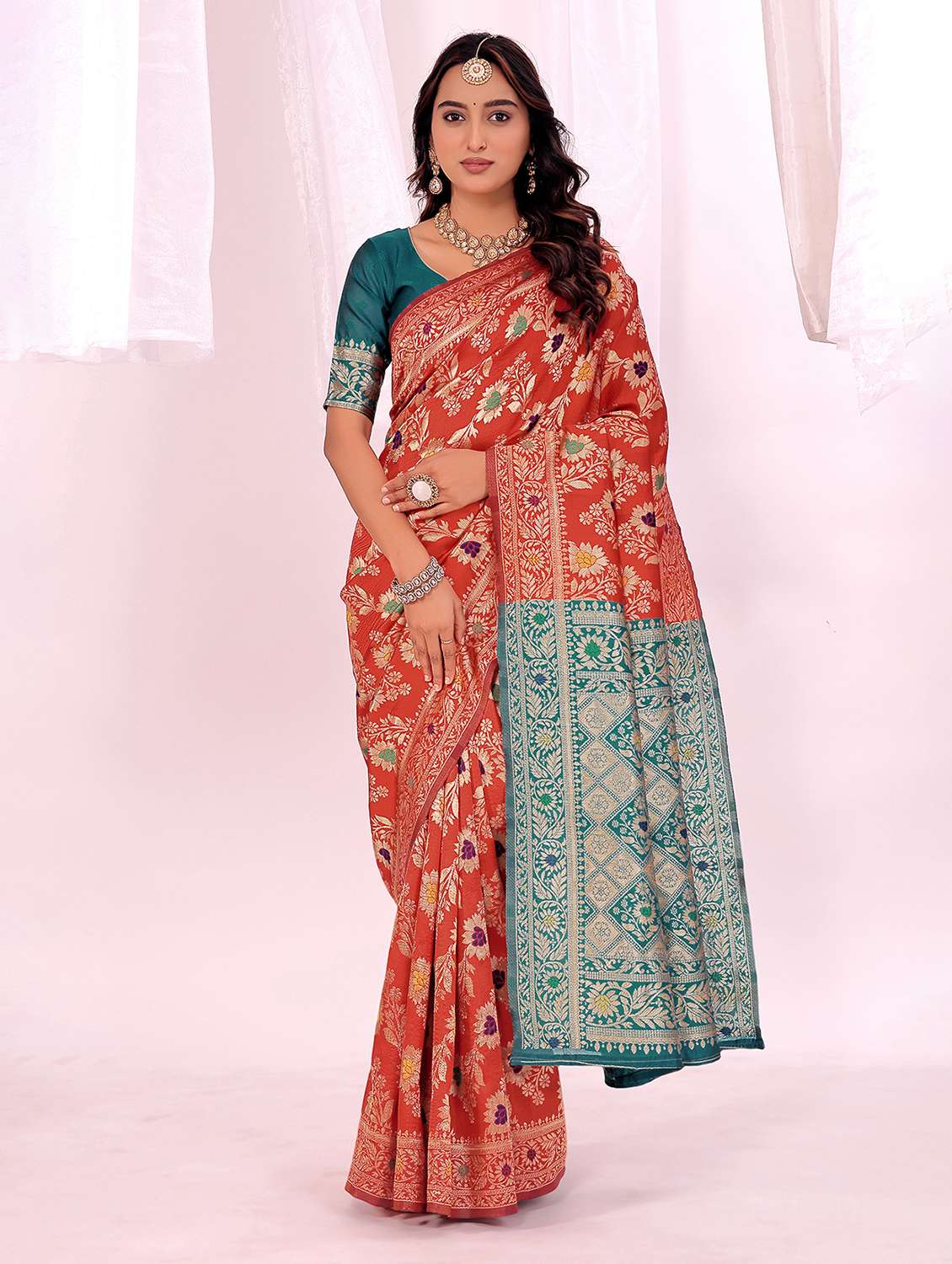 Women Self Design Banarasi Saree With Blouse - 22701779 -  Standard Image - 2