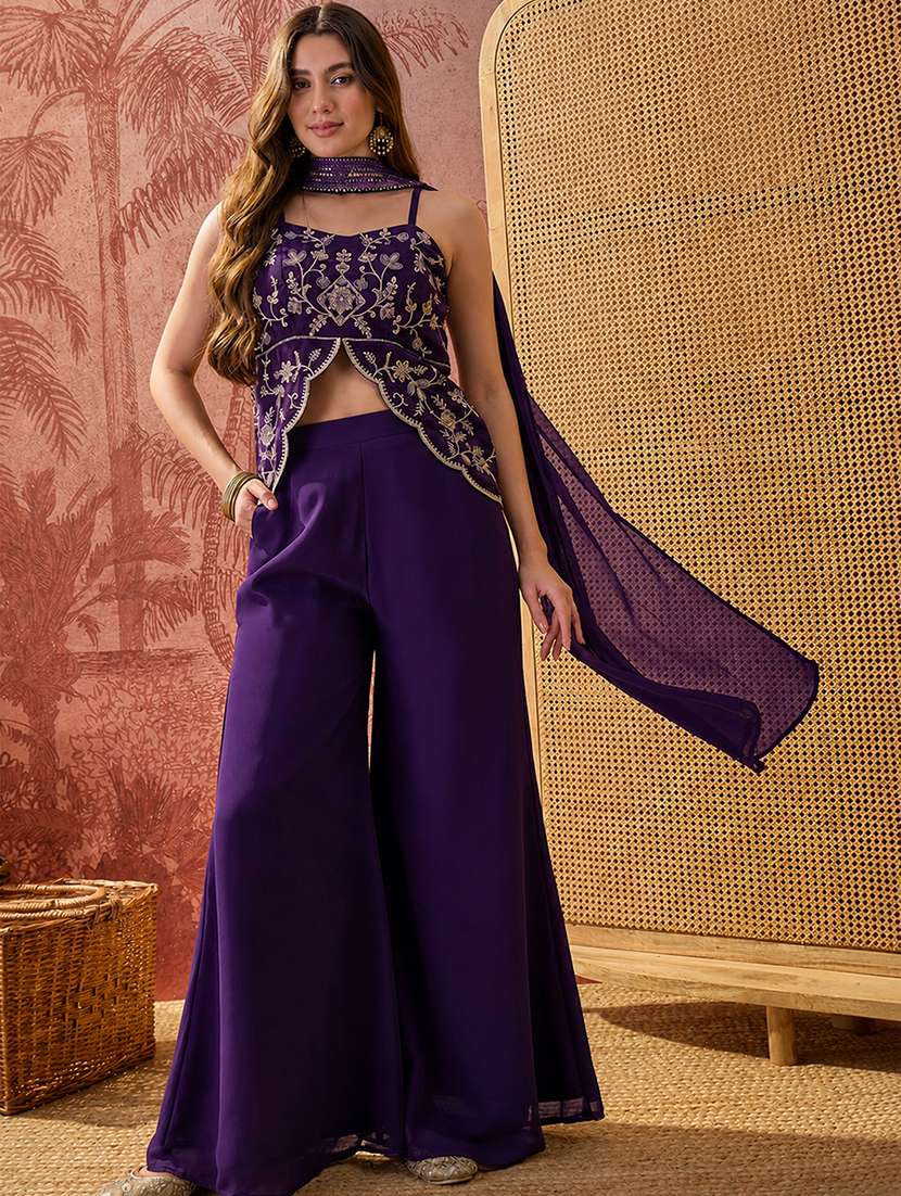 Women Embroidered Sleeveless Fusion Set - 22702385 -  Standard Image - 2