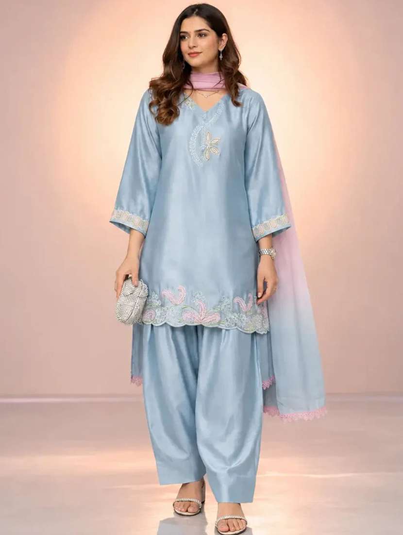 Women Embroidered Three Quarter Sleeves Kurta Farshi Salwar Set With Dupatta - 22702900 -  Standard Image - 2