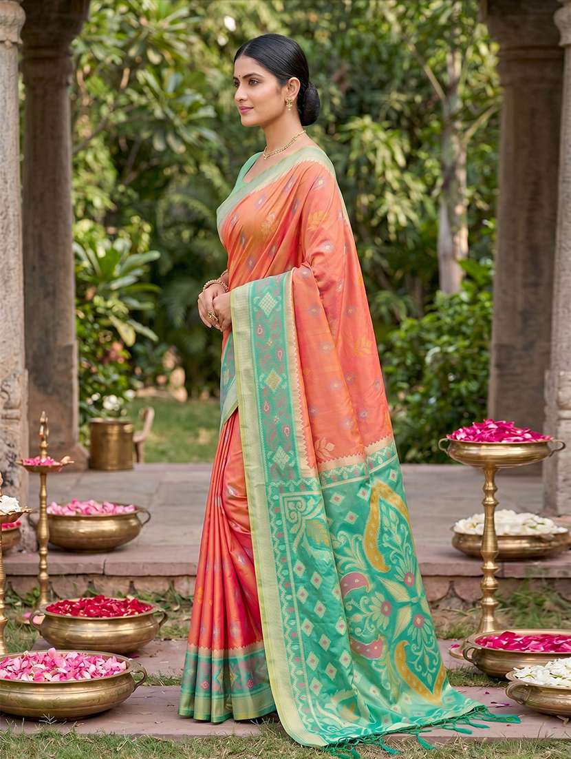 Women Self Design Pochampalli Saree With Blouse - 22703477 -  Standard Image - 2