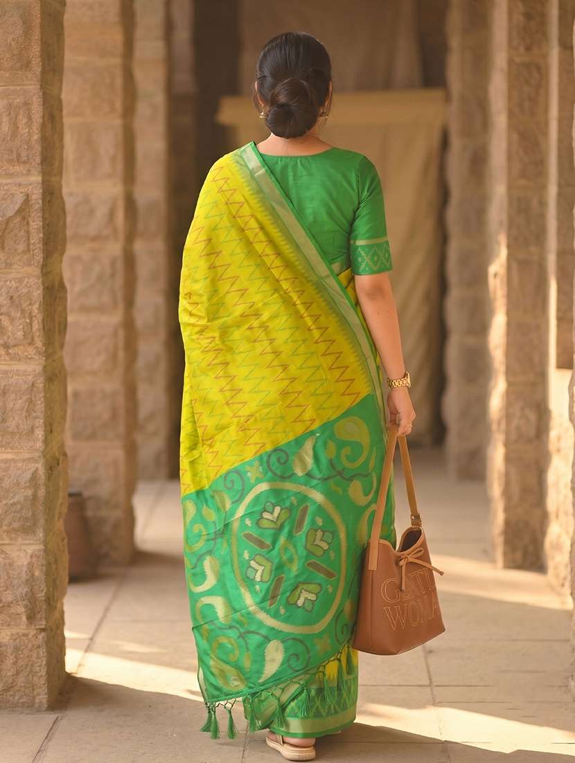 Women Self Design Pochampalli Saree With Blouse - 22703543 -  Standard Image - 2