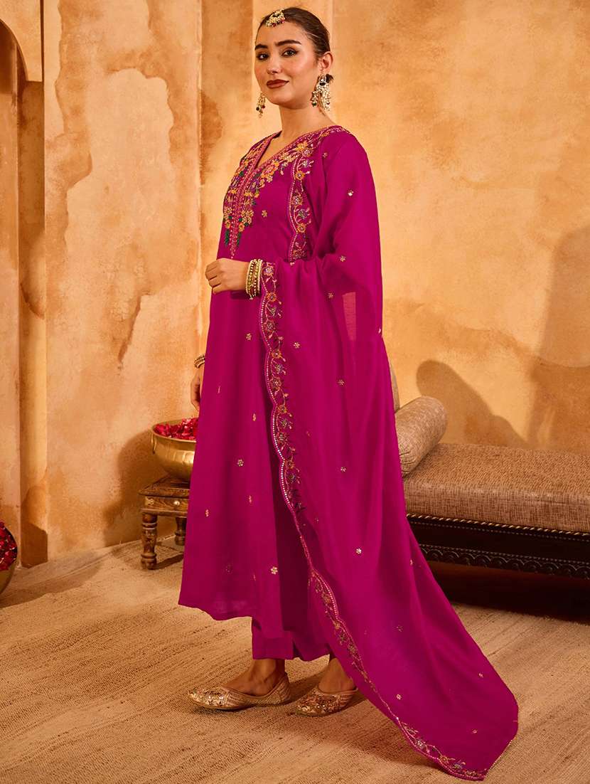 Women Embroidered Three Quarter Sleeves Kurta Pant Set With Dupatta - 22703596 -  Standard Image - 2